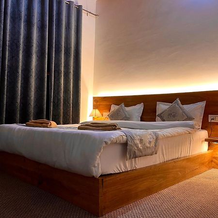 Traveller Nest Hotel Deskit Ngoại thất bức ảnh
