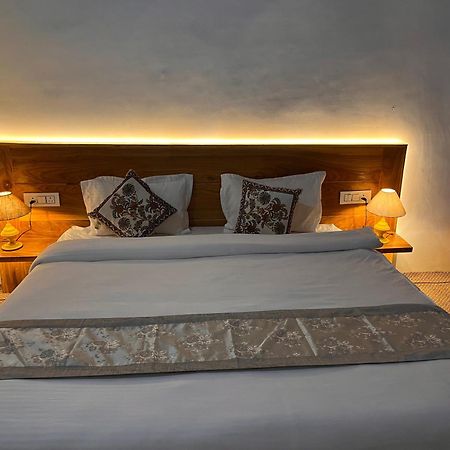 Traveller Nest Hotel Deskit Ngoại thất bức ảnh