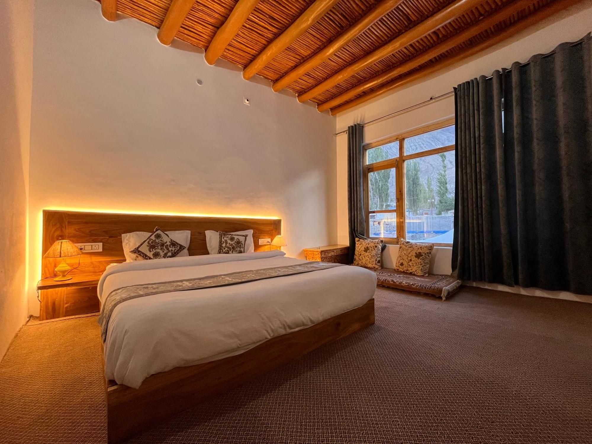 Traveller Nest Hotel Deskit Ngoại thất bức ảnh